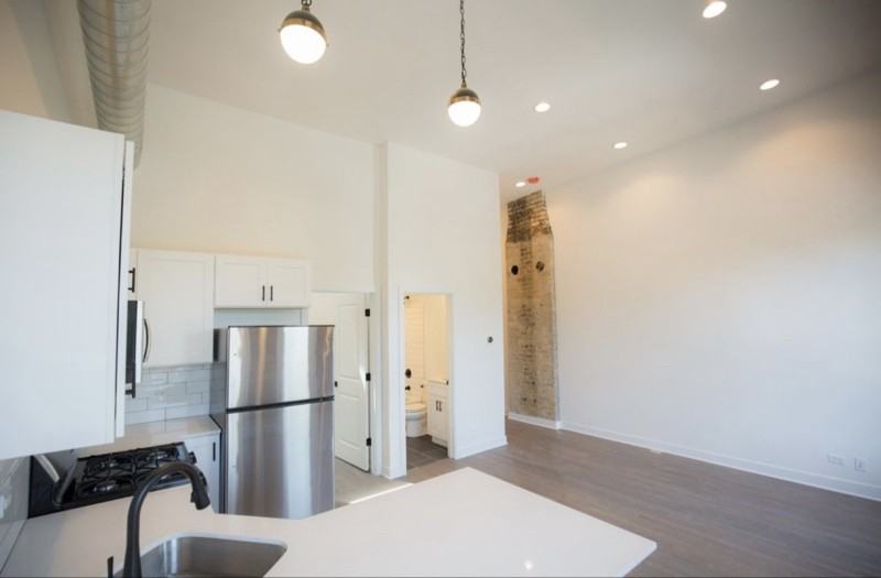 417 W North Ave - Photo 2 of 5