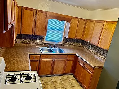 2621 Davison Rd - Photo 5 of 18