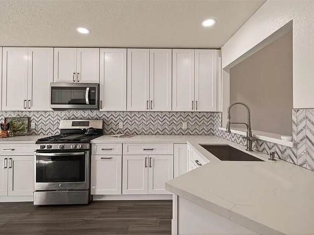 10918 Gulf Bridge Ct - Photo 2 of 10