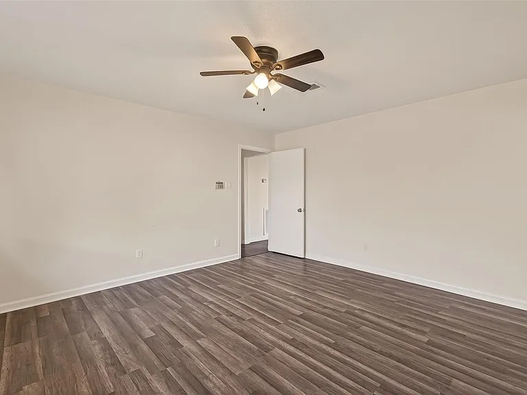 1001 Eaglewood Ave - Photo 7 of 9