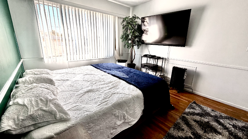 1135 Glenville Dr #4 - Photo 2 of 12