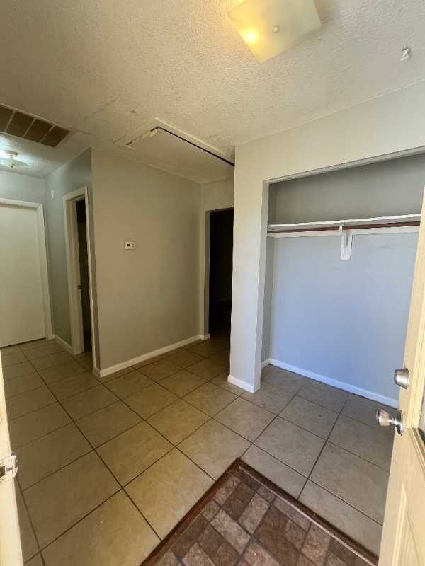 1370 6 Iron Dr - Photo 5 of 12