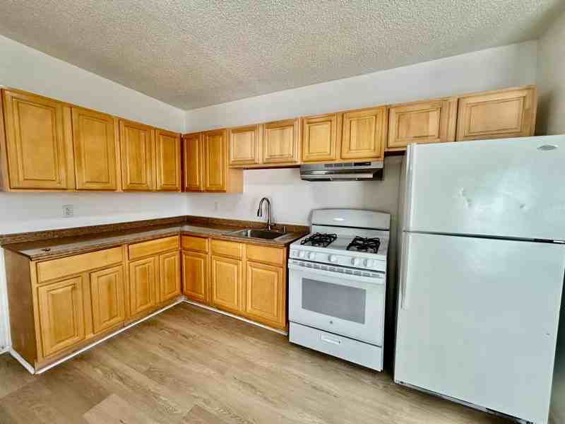 618 Elizabeth Ave #3 - Photo 2 of 11