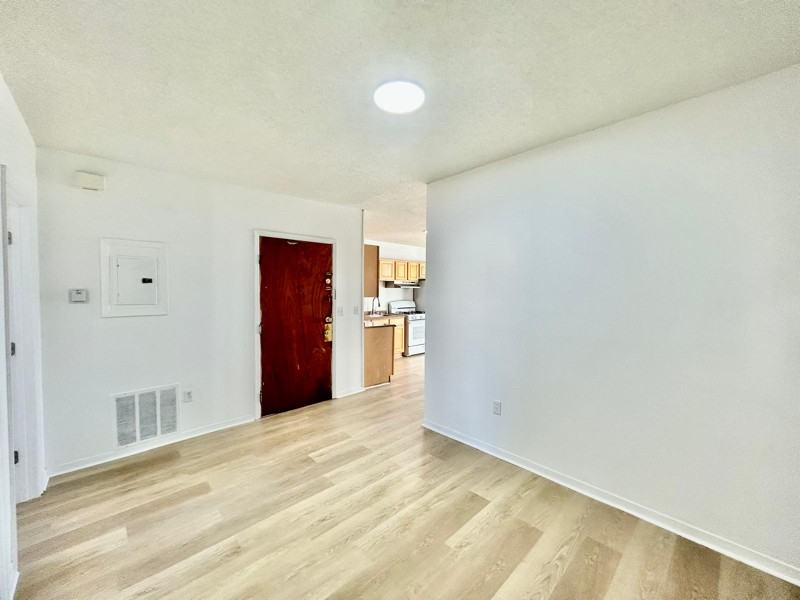 618 Elizabeth Ave #3 - Photo 4 of 11