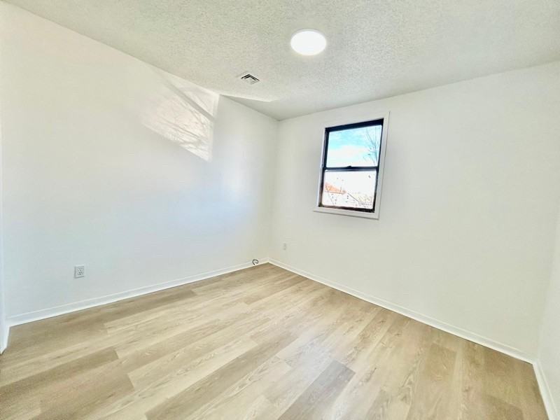 618 Elizabeth Ave #3 - Photo 6 of 11