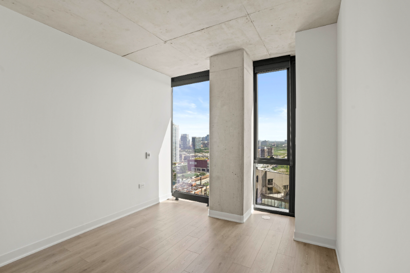 254 W Polk St - Photo 3 of 19