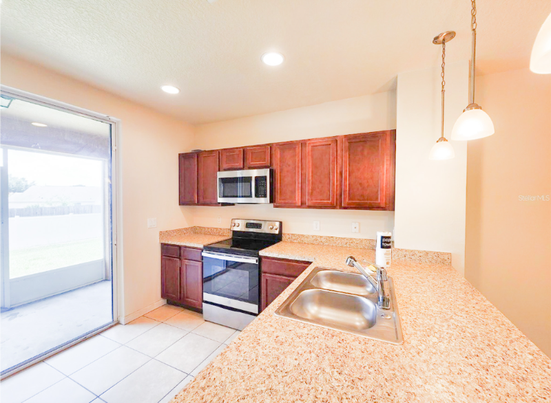 1132 Chelsea Dr - Photo 2 of 16