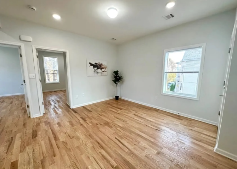 558 Court St #2RIGHT - Photo 4 of 13