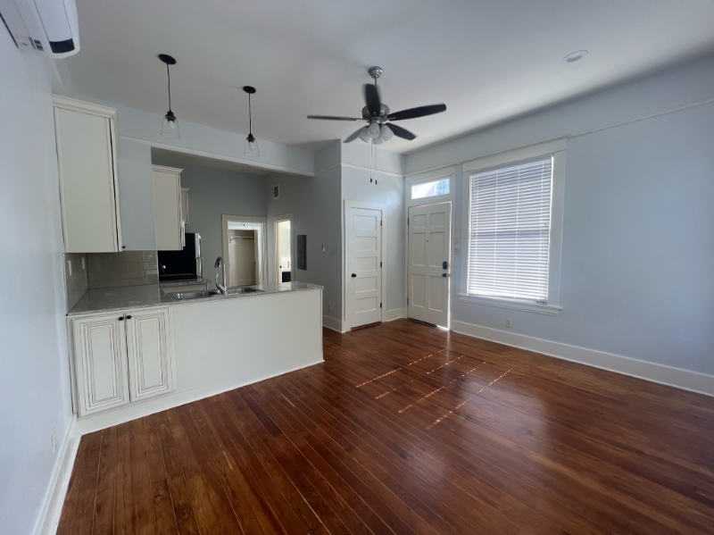 514 E 8th St #C - Photo 2 of 18