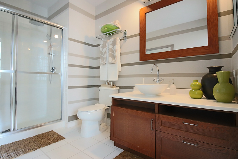 98 E Lake St - Photo 4 of 7