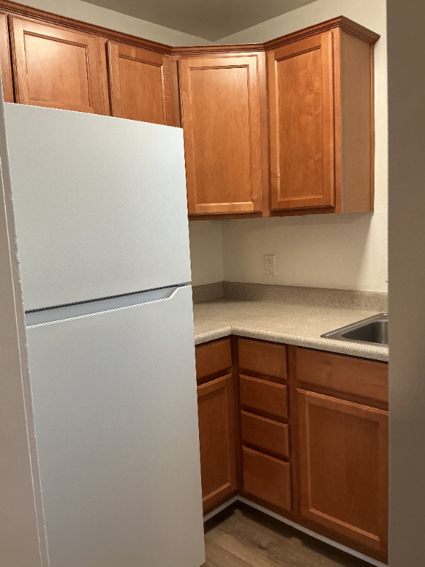 324 E Broadway #E - Photo 3 of 12