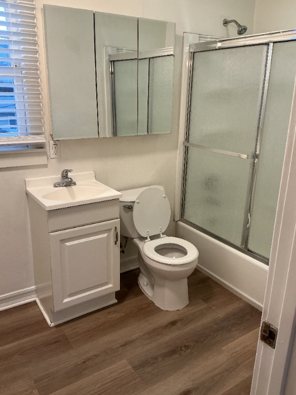 324 E Broadway #E - Photo 4 of 12