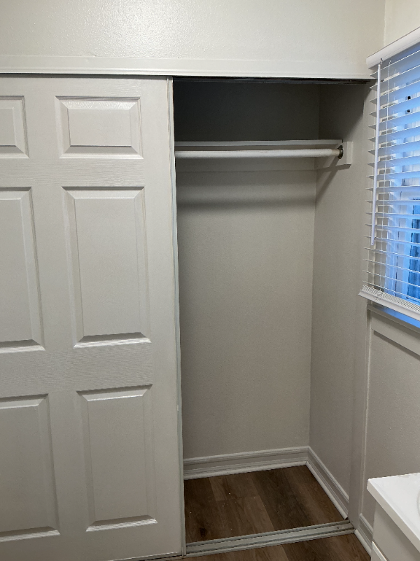 324 E Broadway #E - Photo 5 of 12