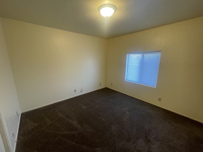 132 Frisbie St - Photo 6 of 8