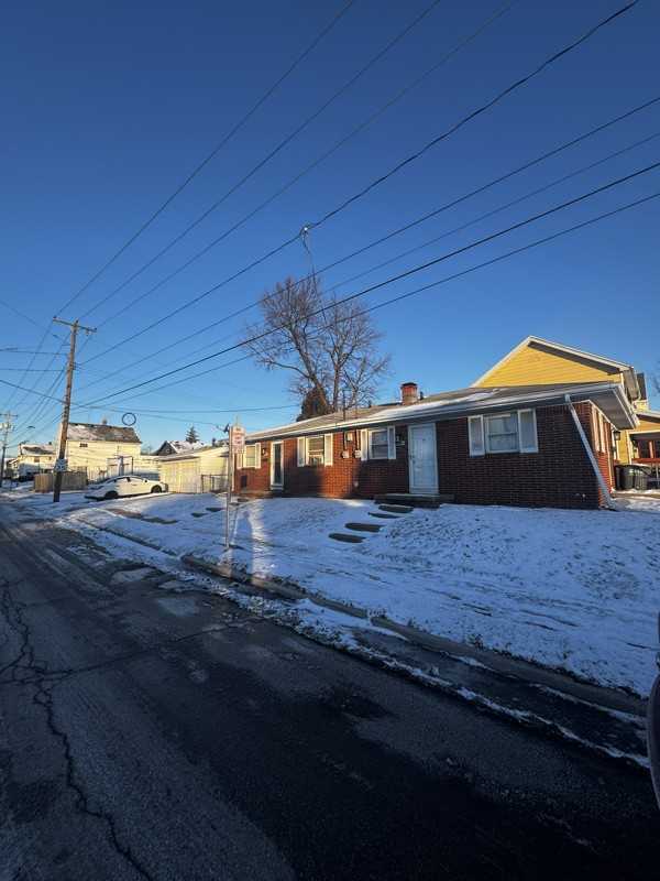 886 Brighton Ave #A - Photo 2 of 7