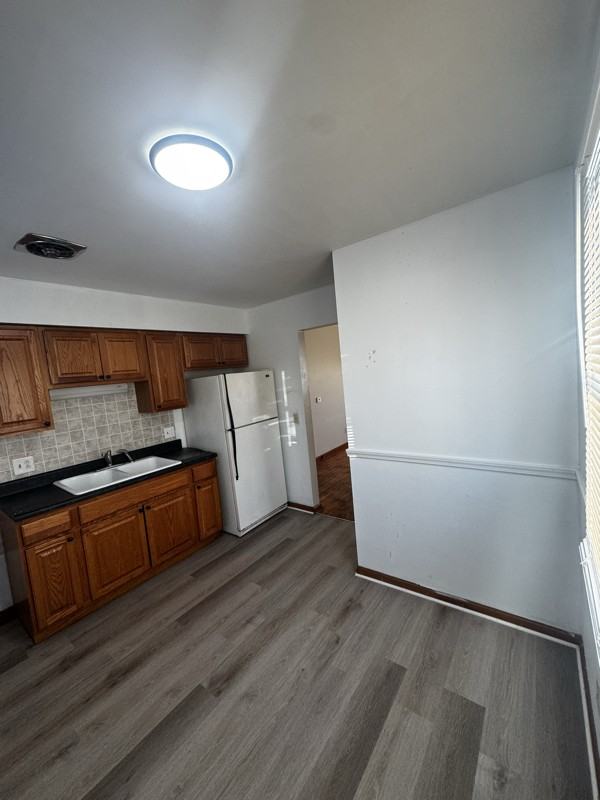 886 Brighton Ave #A - Photo 4 of 7