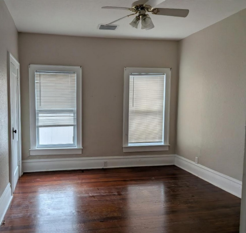 1008 Lake Ave - Photo 2 of 11