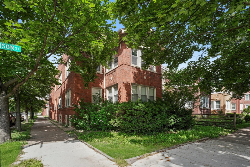 4241 N Laramie Ave #3 - Photo 4 of 7