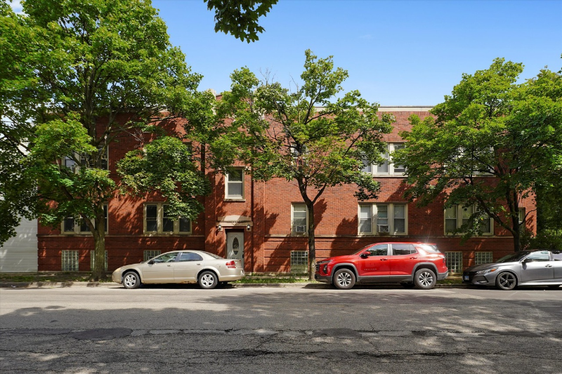 4241 N Laramie Ave #3 - Photo 7 of 7