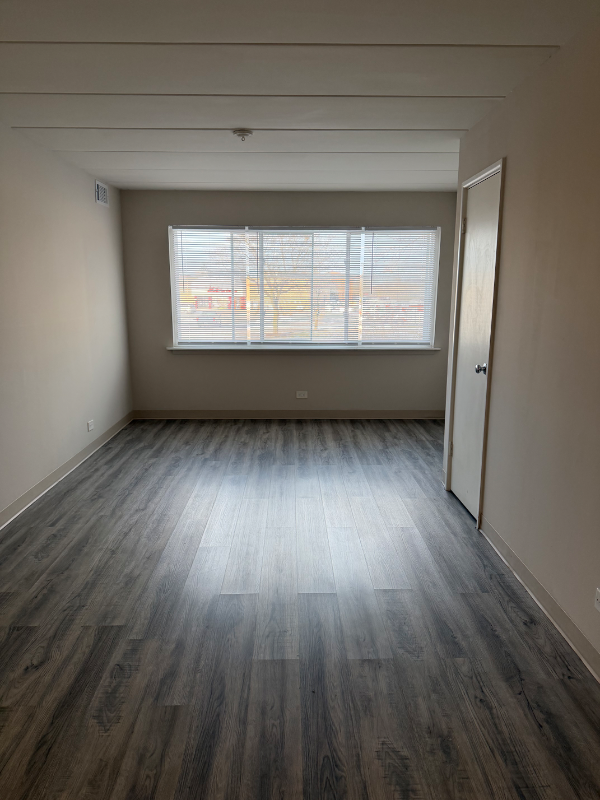 29W543 Batavia Rd #1 - Photo 6 of 7