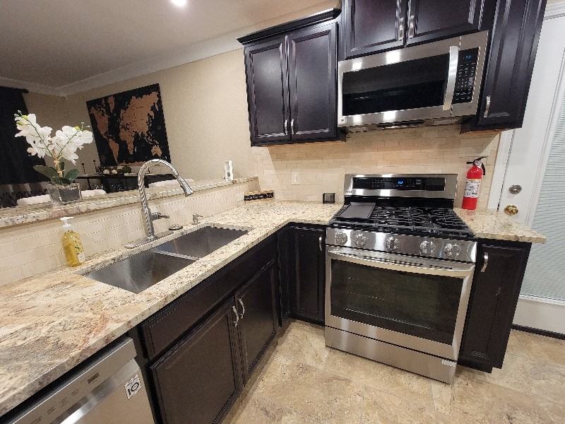 1806 8th St - Photo 6 of 11