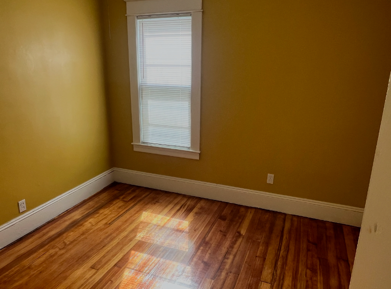 110 Dunmoreland St #1 - Photo 7 of 11