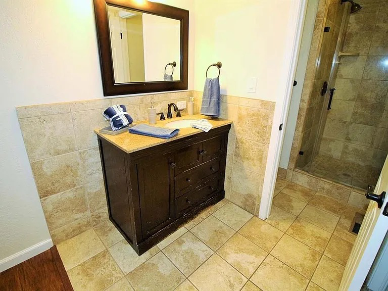 464 E Magill Ave - Photo 4 of 8