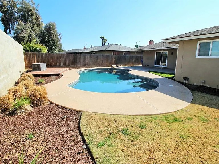 464 E Magill Ave - Photo 6 of 8