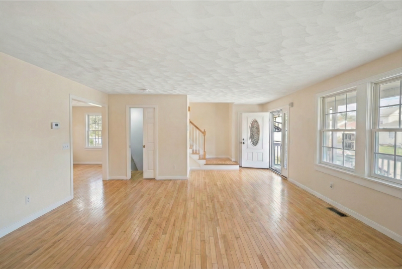 75 Hagan St - Photo 4 of 8