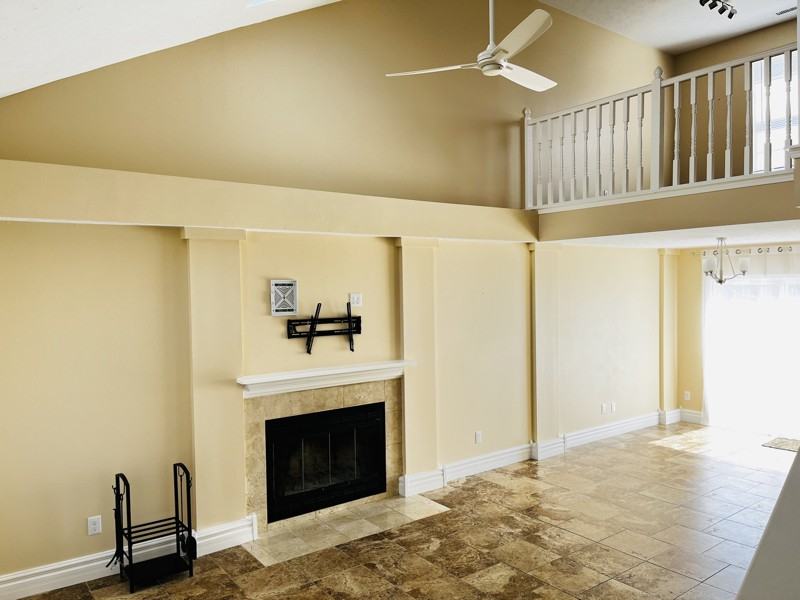 9240 Crossing Dr - Photo 2 of 18