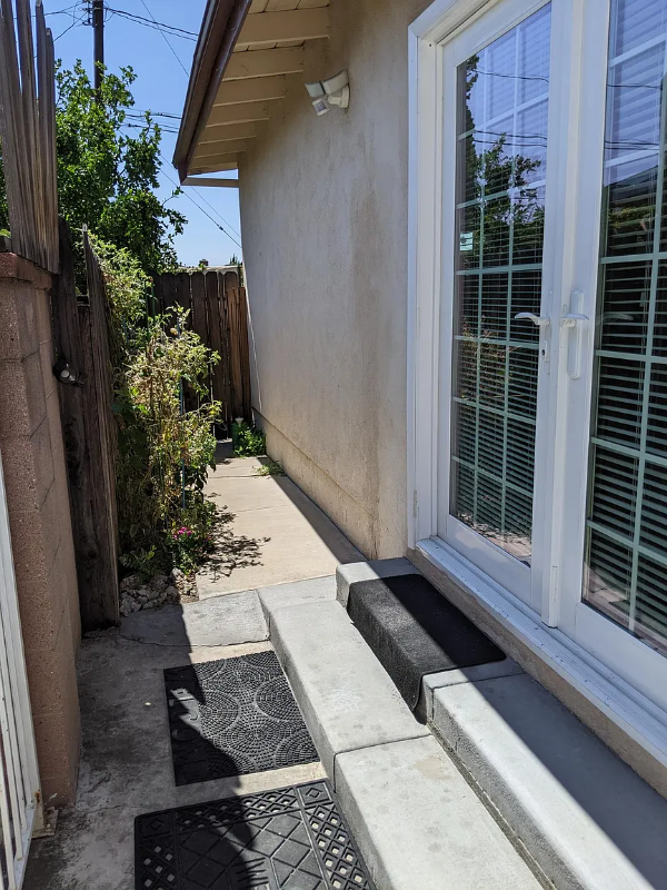 11501 Faye Ave - Photo 4 of 6