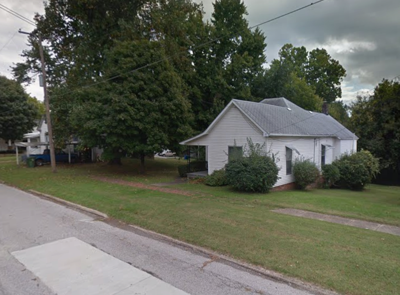 109 E Plum St - Photo 2 of 2