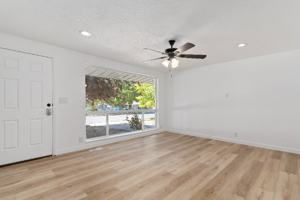 featured image of 7 E Diamond St