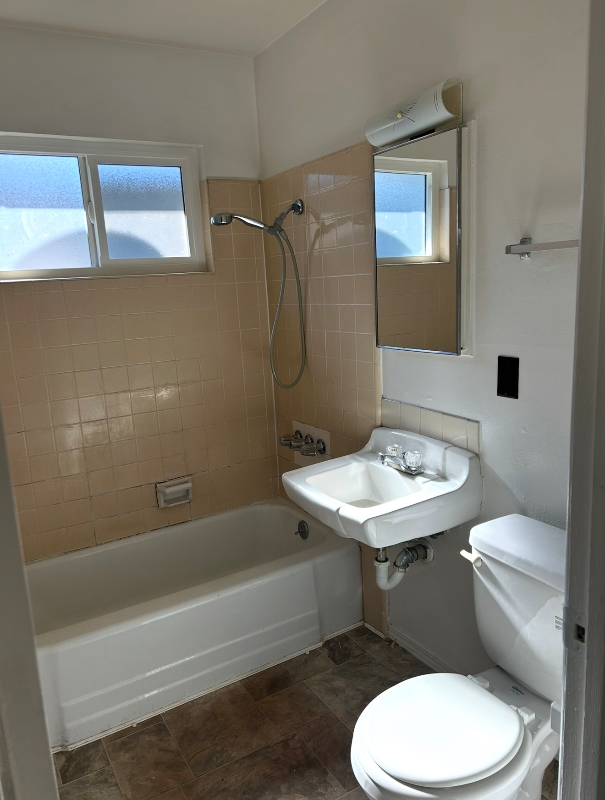 44116 Division St #B - Photo 5 of 10