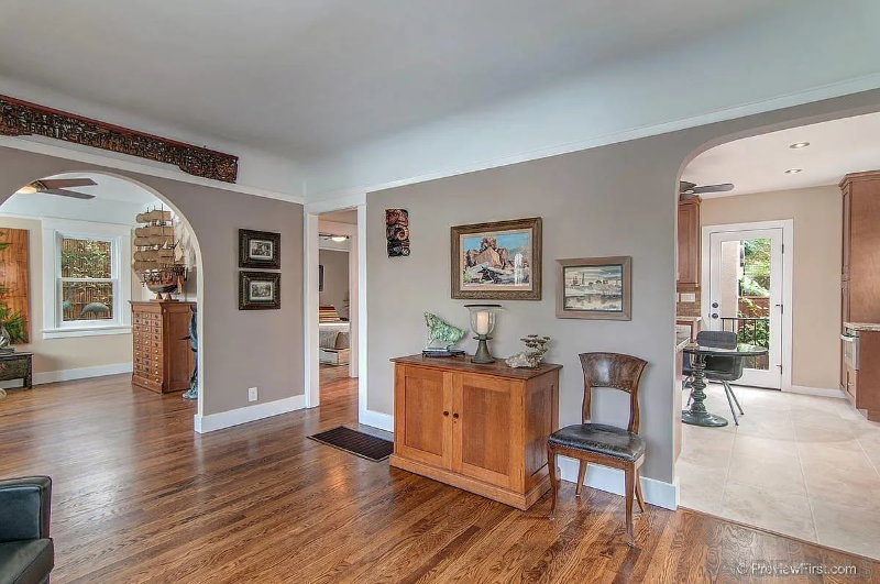 1505 Robinson Ave - Photo 2 of 8