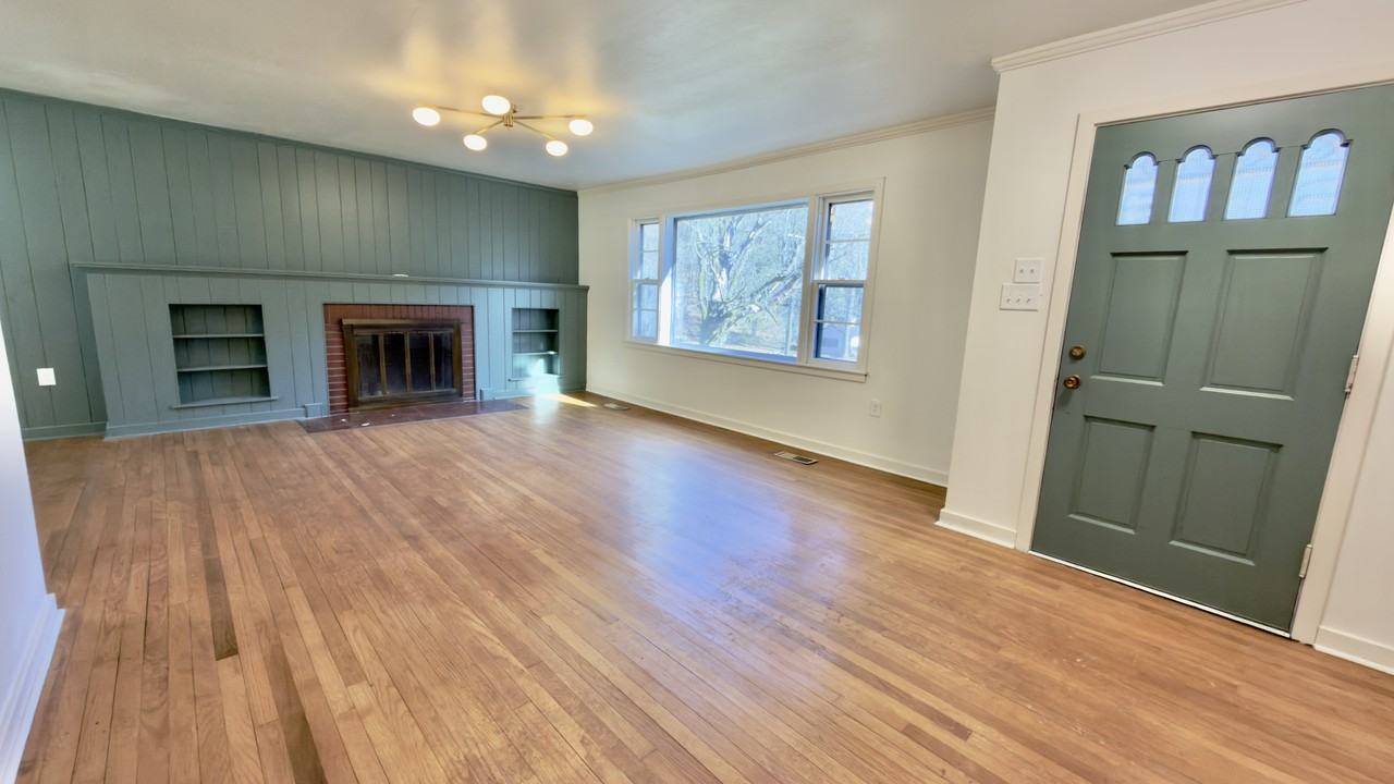 3413 Montlake Dr #NA - Photo 2 of 13