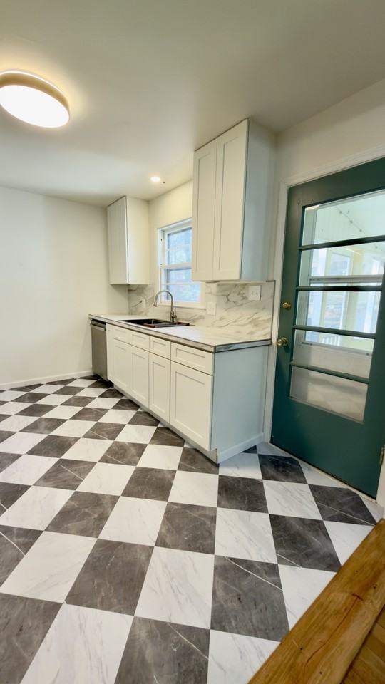 3413 Montlake Dr #NA - Photo 5 of 13