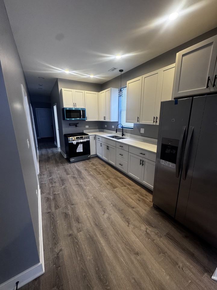 6726 S Emerald Ave #2 - Photo 2 of 7