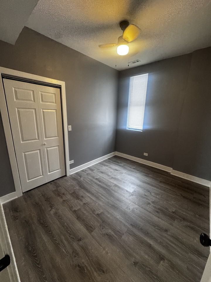 6726 S Emerald Ave #2 - Photo 3 of 7