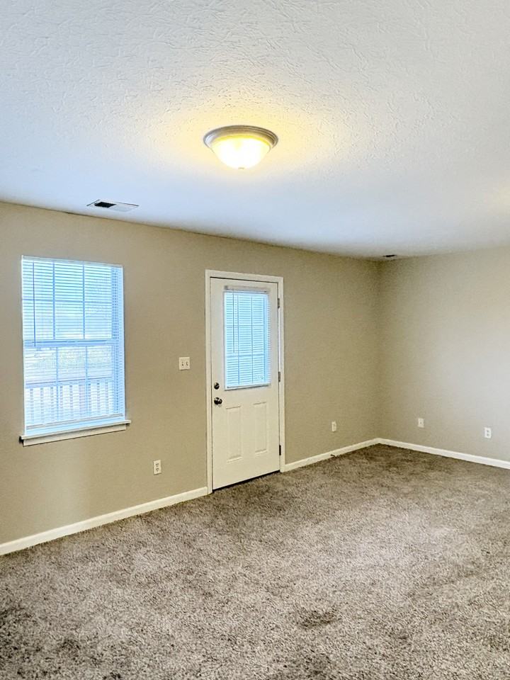 2055 Stonehenge Ave #C - Photo 4 of 12