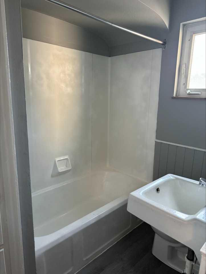 4762 N High St #A - Photo 2 of 5