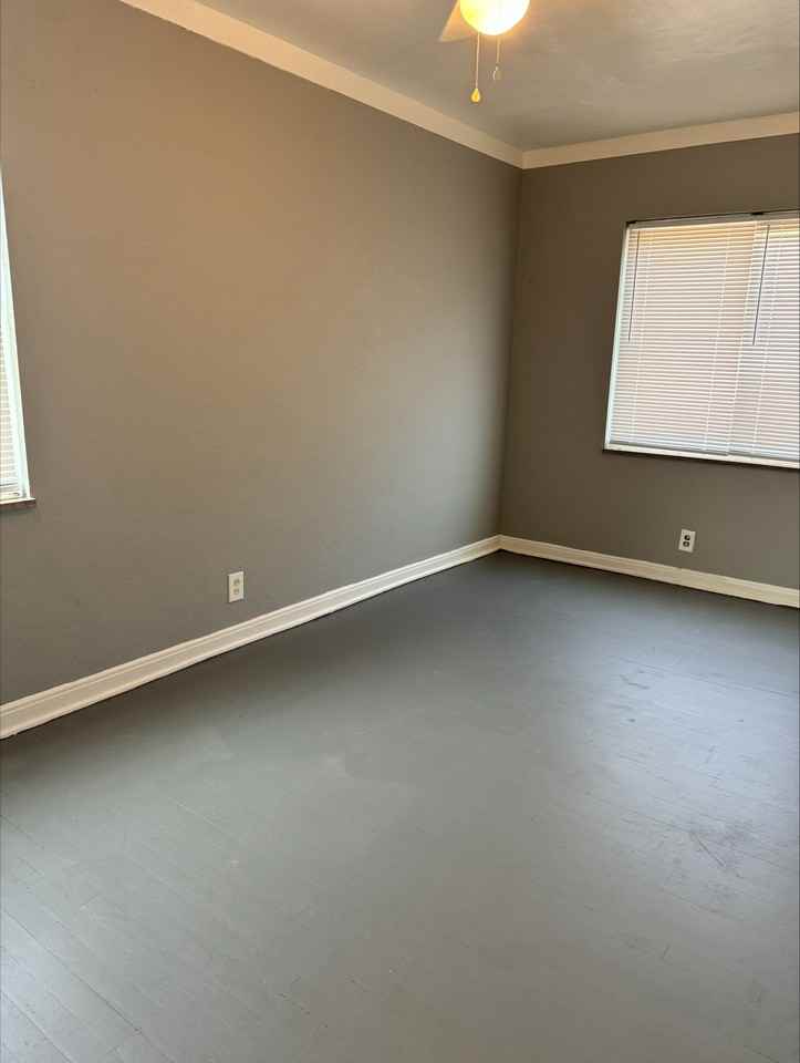 4762 N High St #A - Photo 5 of 5