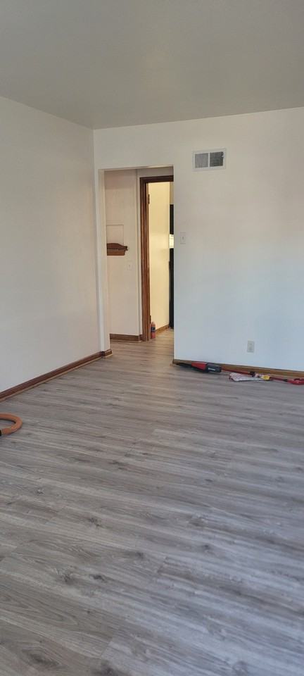 4948 Oleatha Ave - Photo 2 of 9