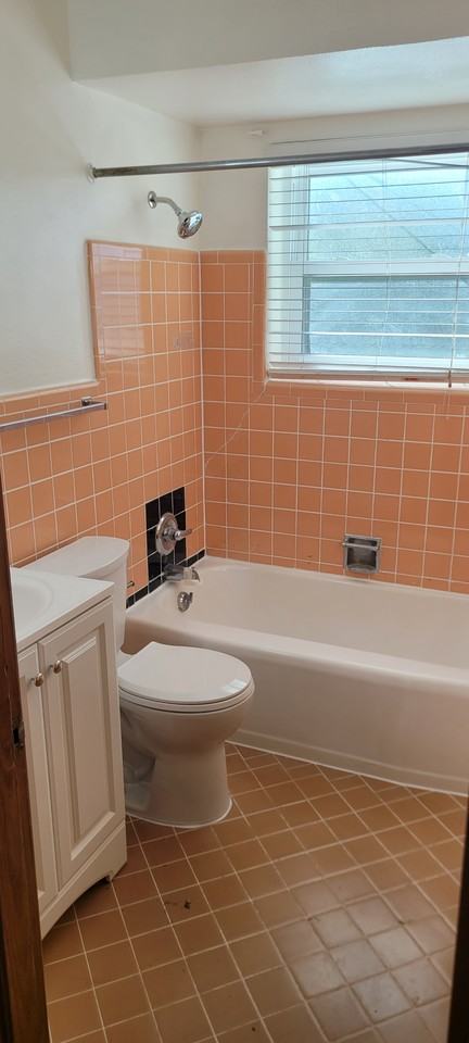 4948 Oleatha Ave - Photo 5 of 9