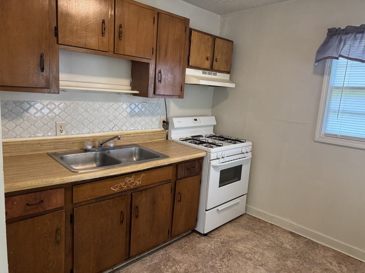 258 W Vine St Apt 2 #NA - Photo 5 of 16