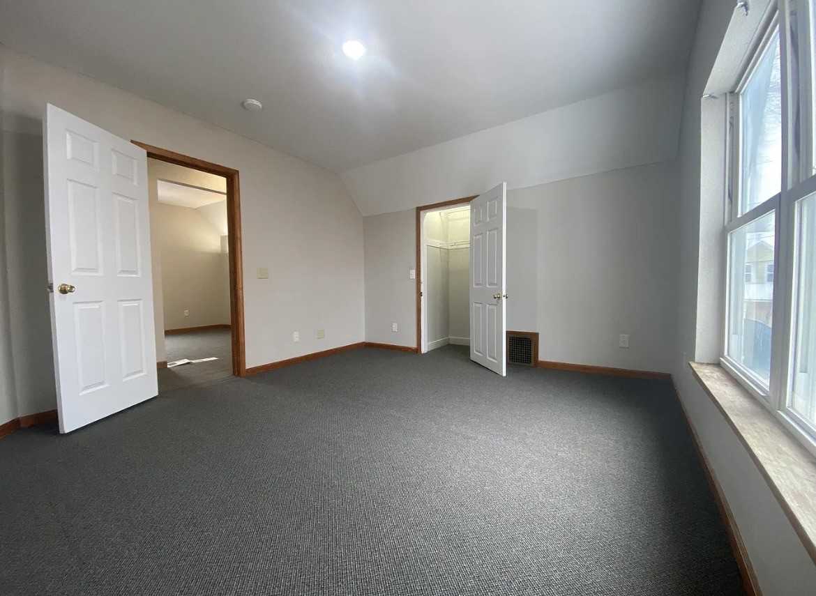 918 Clinton Ave #1 - Photo 2 of 11