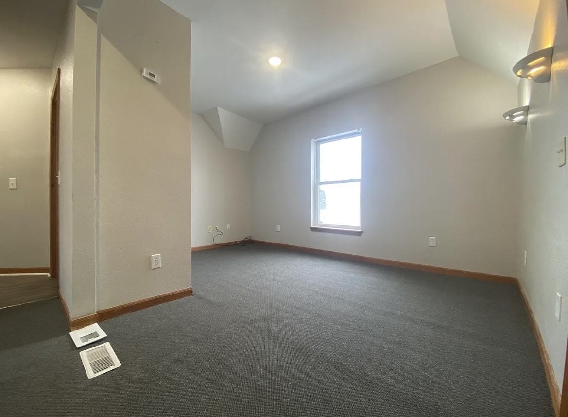 918 Clinton Ave #1 - Photo 4 of 11