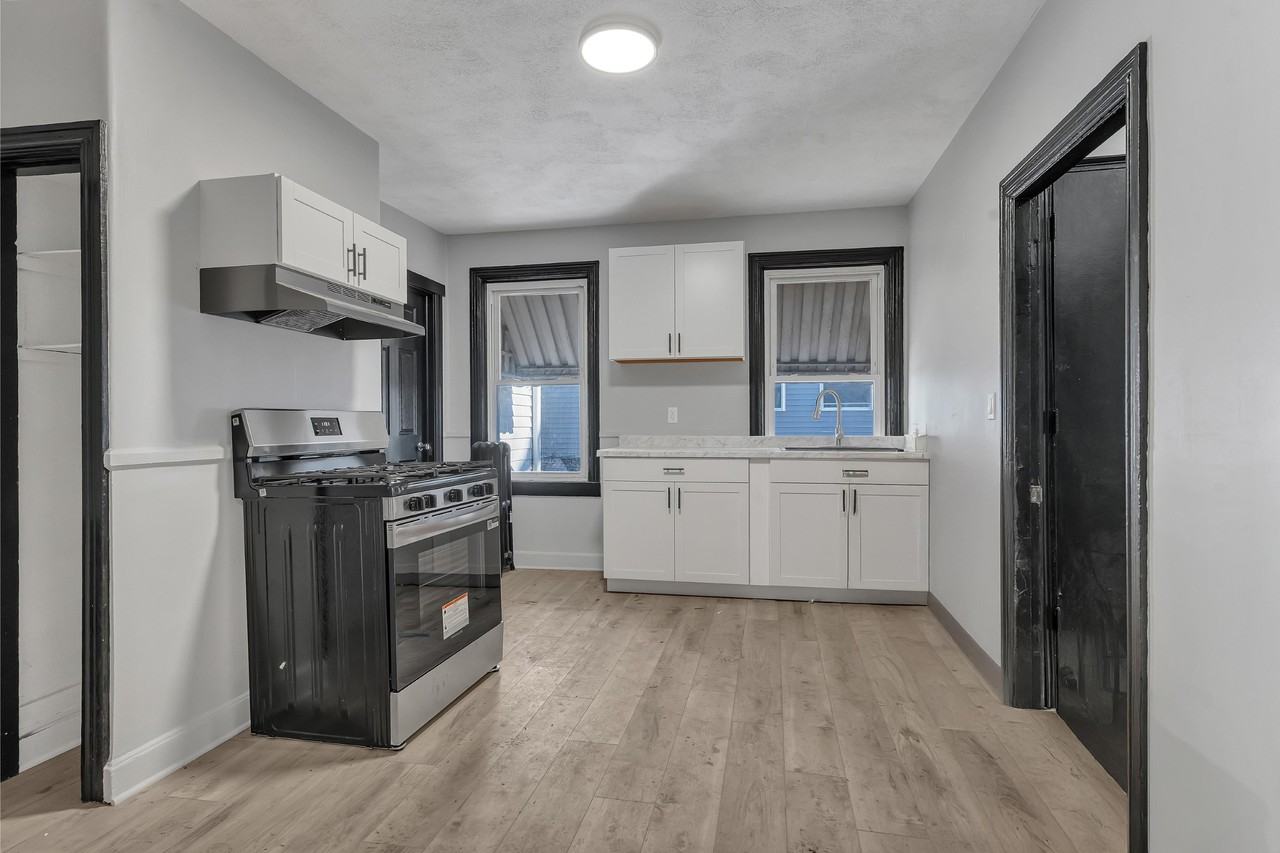 12 Payton St #1 - Photo 4 of 27