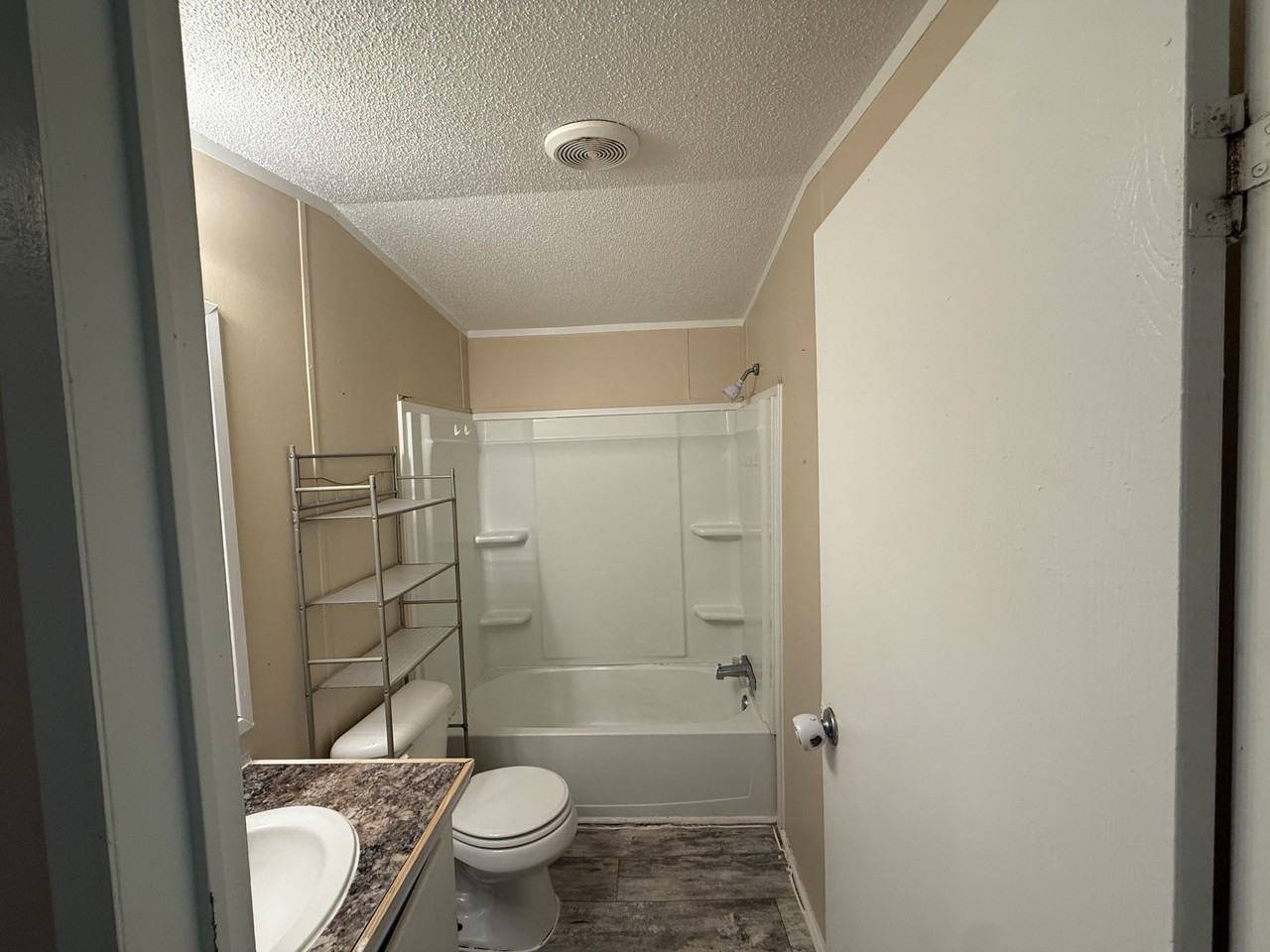 3213 S Dingle Dr #NA - Photo 2 of 9