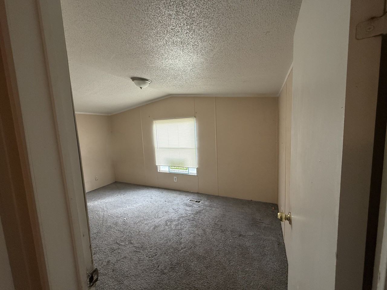 3213 S Dingle Dr #NA - Photo 4 of 9